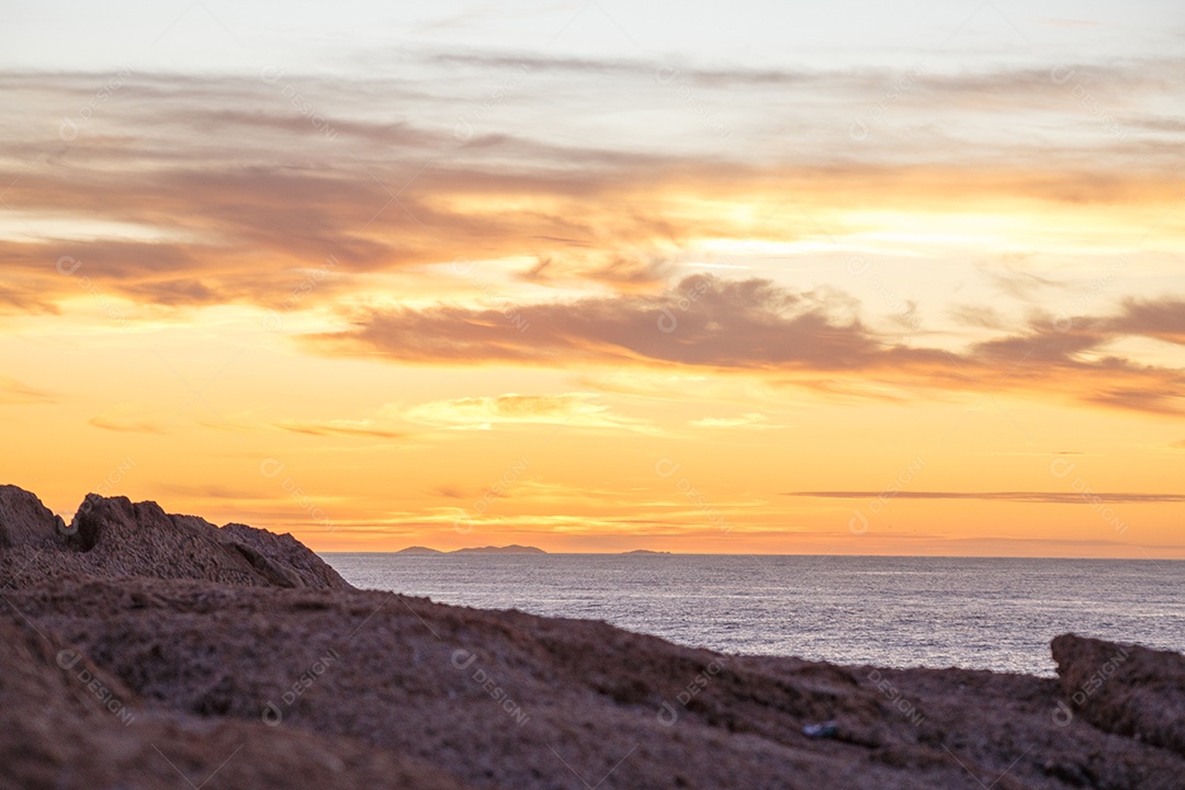 Nascer do sol na Pedra do Arpoador, no Rio de Janeiro