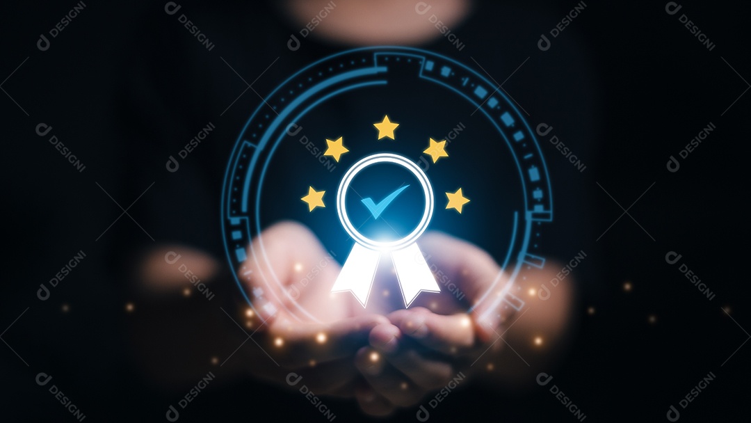 Os empresários apresentam marcas de garantia de alta qualidade, bom serviço, premium, cinco estrelas, garantia de serviço premium, serviço de excelência, alta qualidade, excelência empresarial.