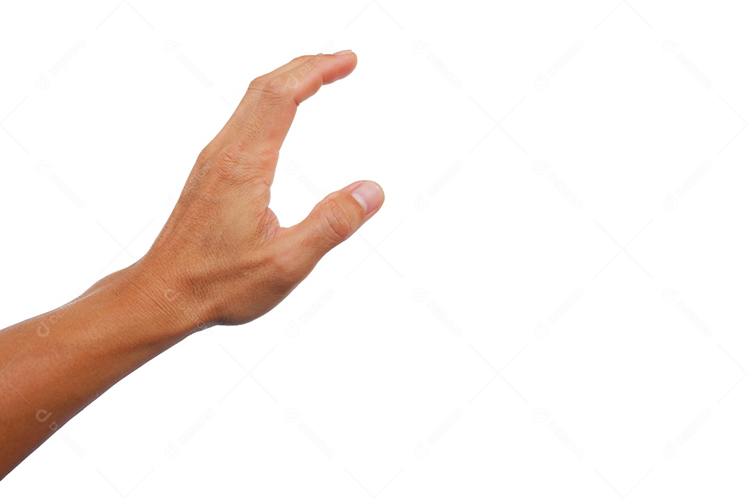 A mão do homem asiático estendendo a mão para pegar algo