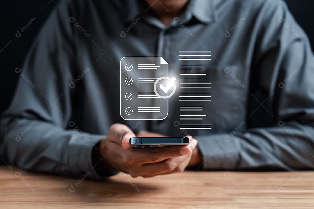 Homem jovem empresário em seu escritório