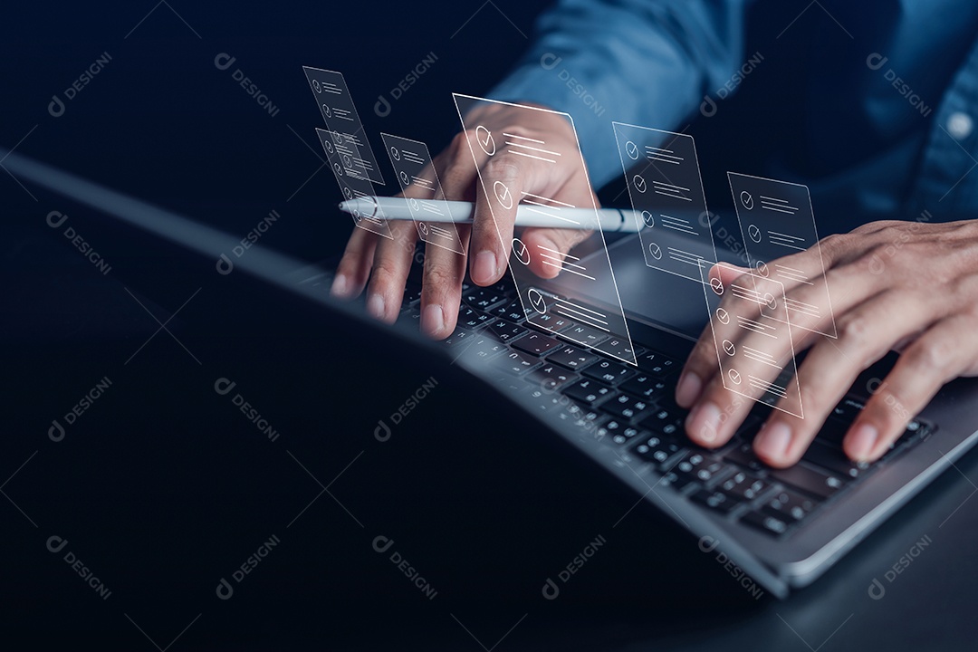 Homem jovem empresário em seu escritório