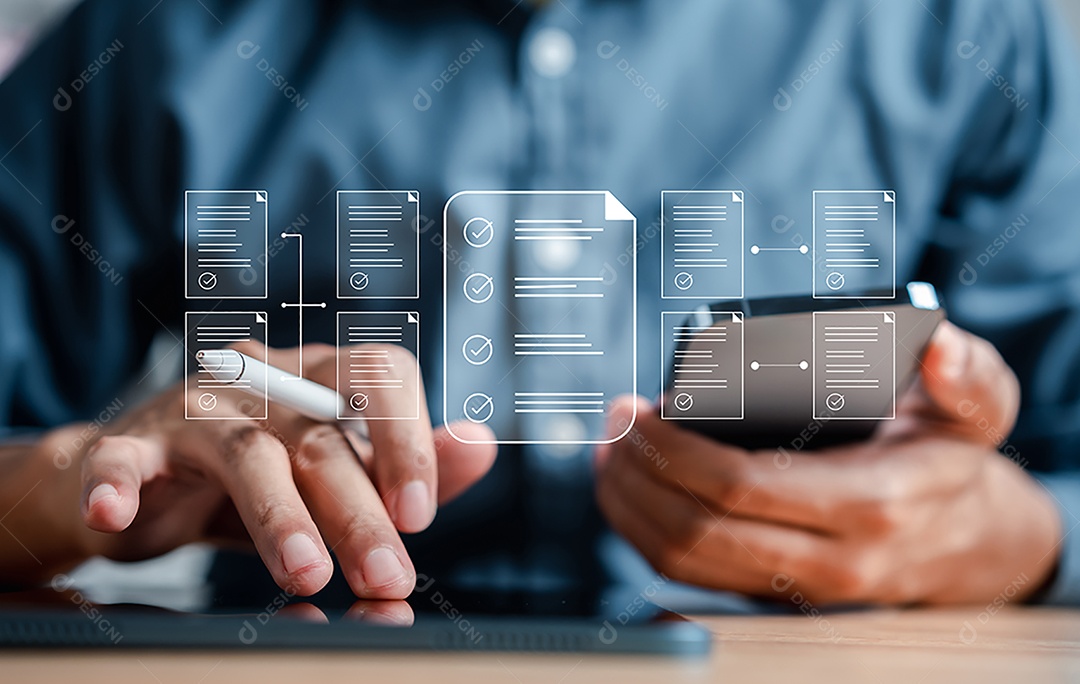 Preenchimento de pesquisa on-line e lista de verificação de formulário digital por computador laptop