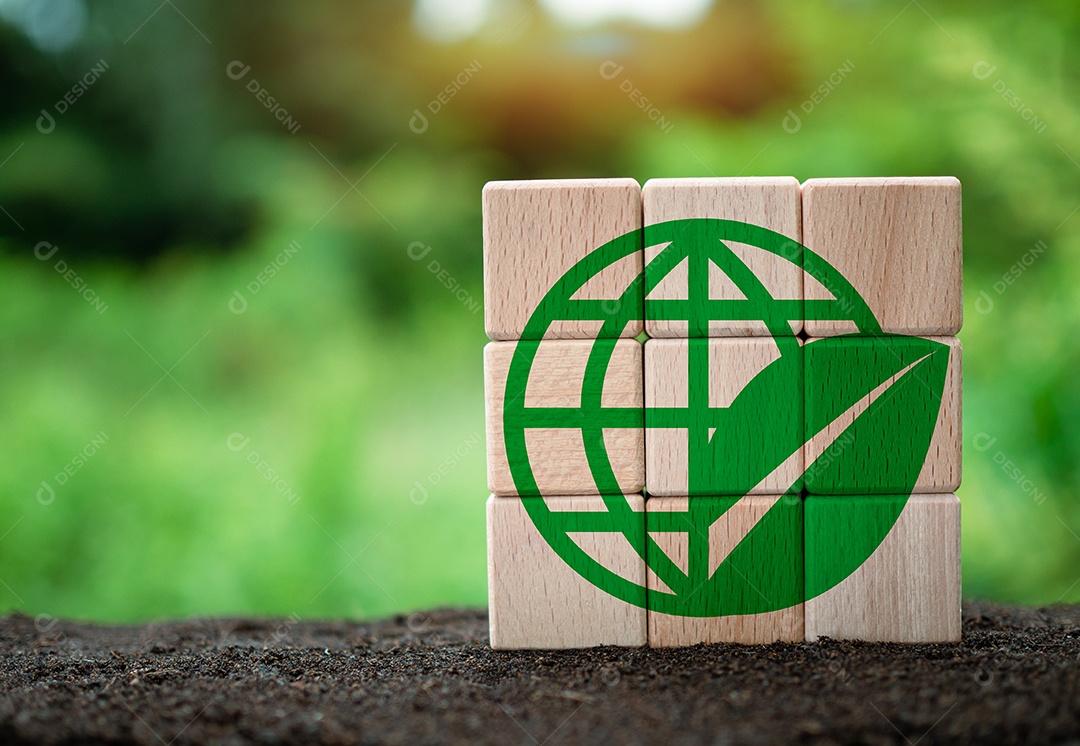 Mão humana e ícone de terra modelo. Representando ajudando a salvar o conceito de mundo Environment.save.