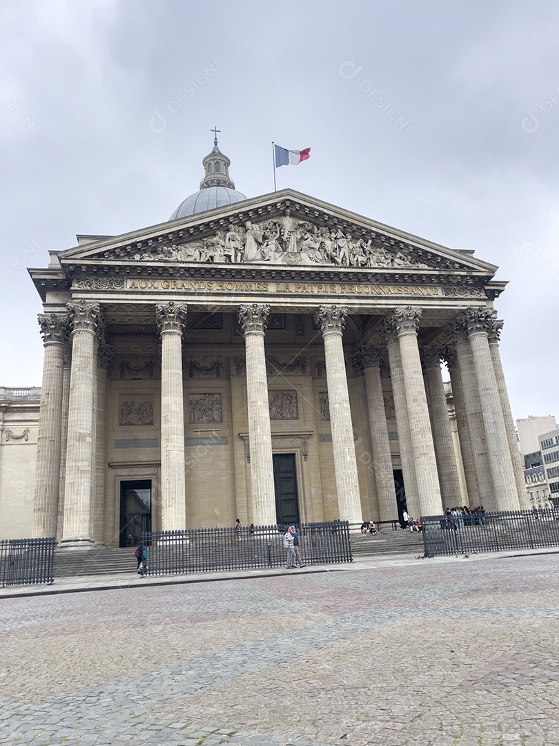 Monumento em estilo neoclássico Panteão em Paris