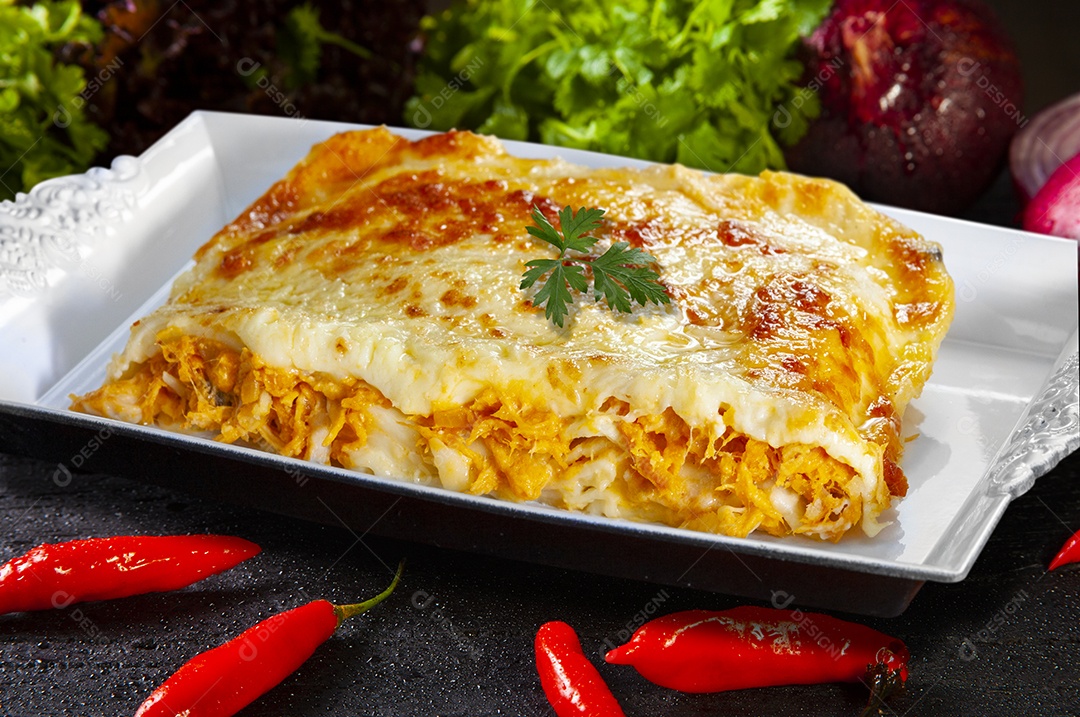 Lasanha de frango assado com mussarela