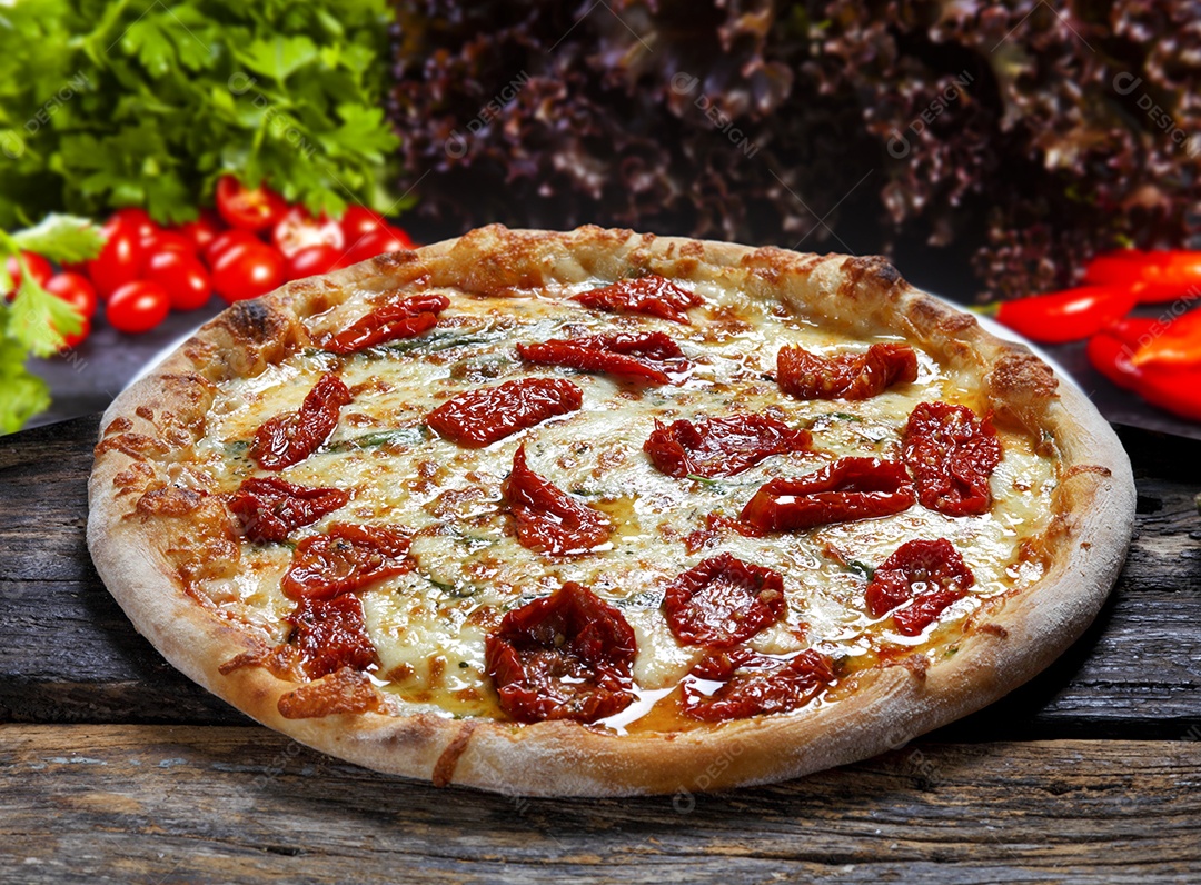 Pizza com tomate seco, mussarela