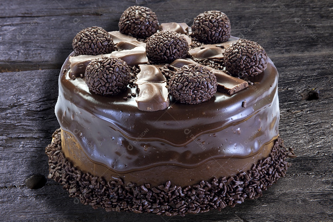 Bolo de chocolate com brigadeiro