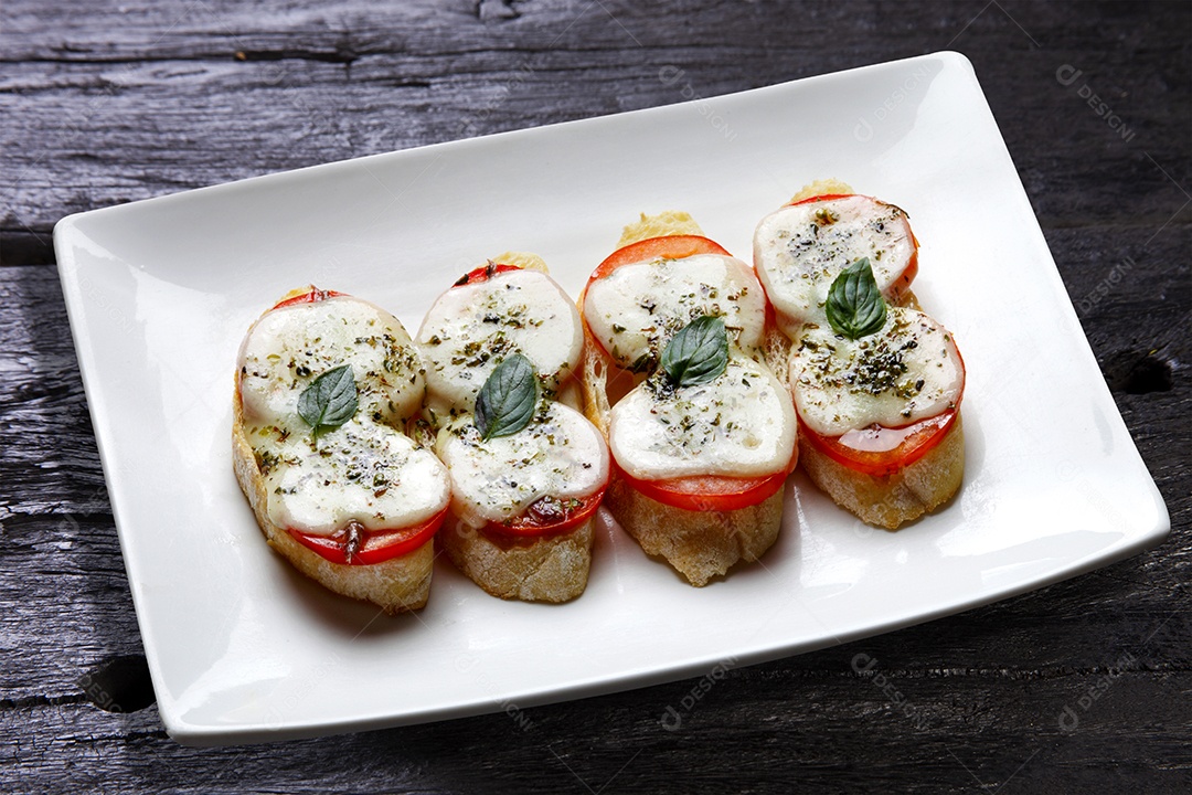 Brusqueta manjericão