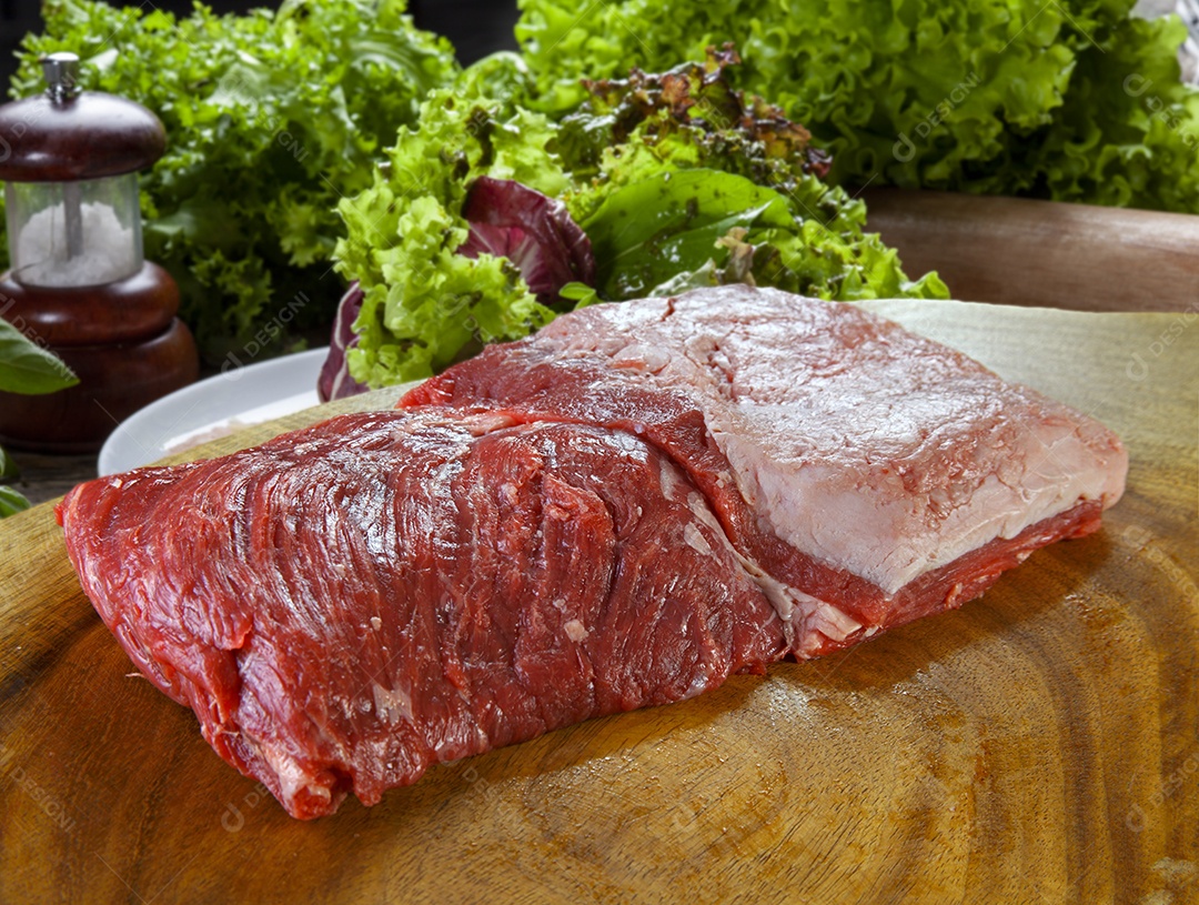 Carne fraldinha encima da tábua