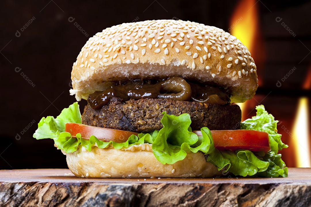 Hambúrguer vegetariano com carne de soja