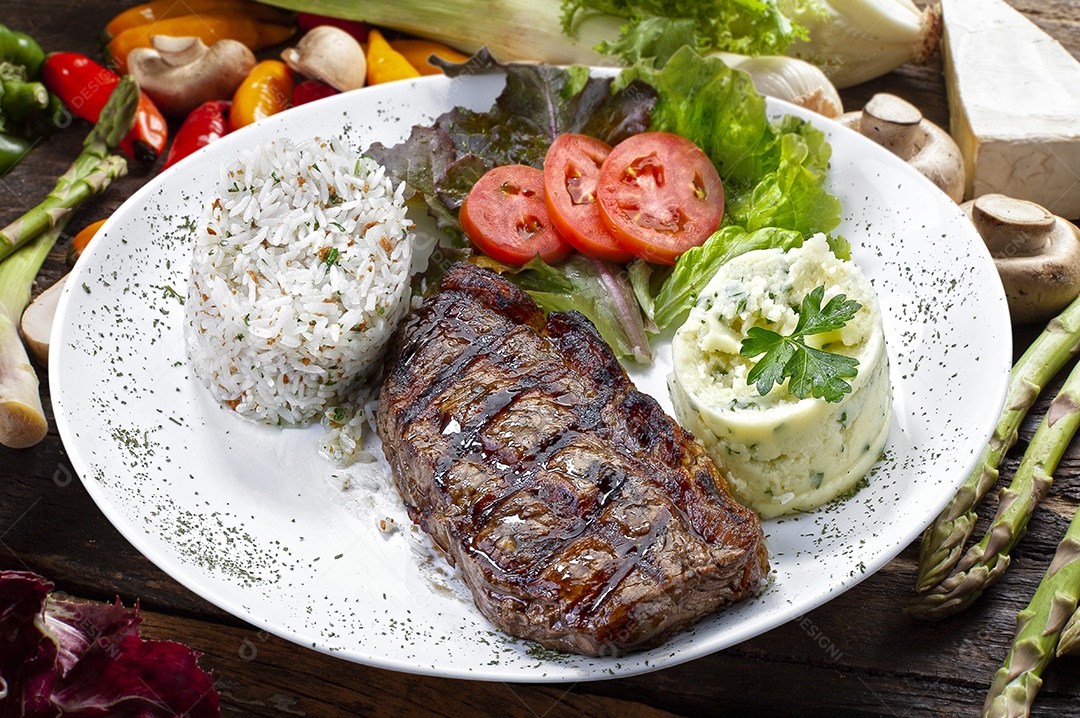 Prato com comida deliciosa