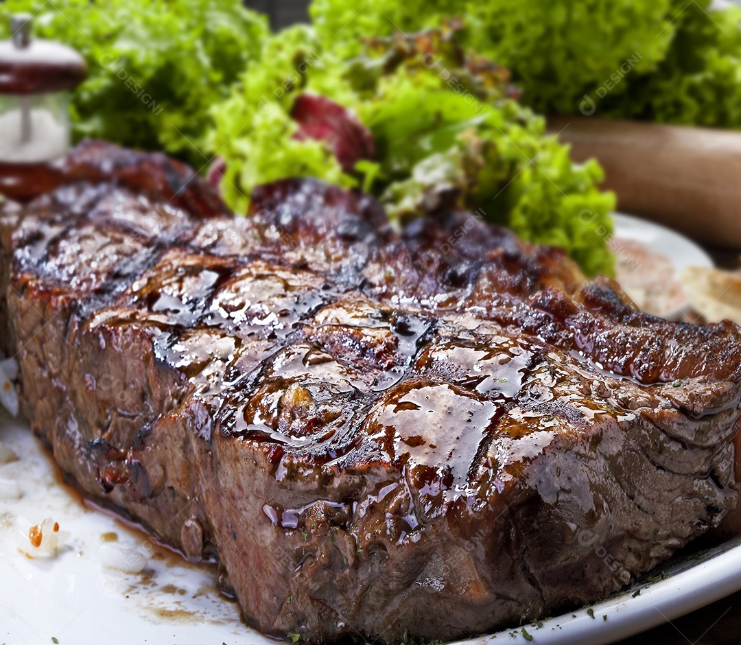 Bife grelhado para churrasco