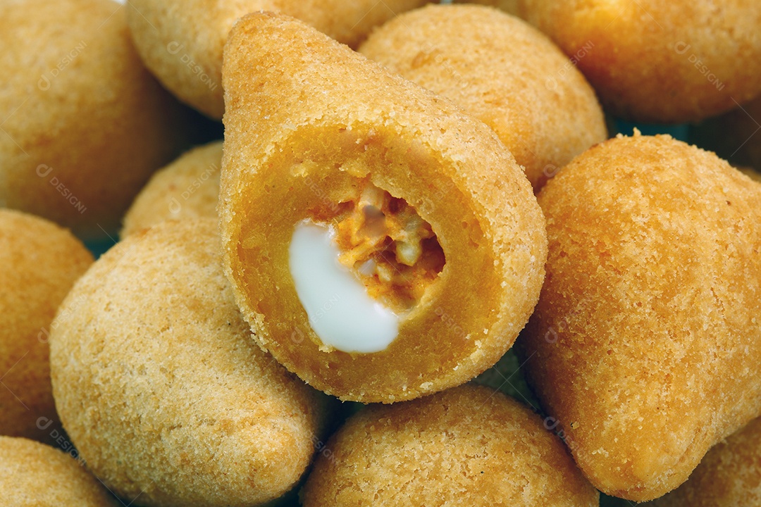 Coxinha de frango com catupiry