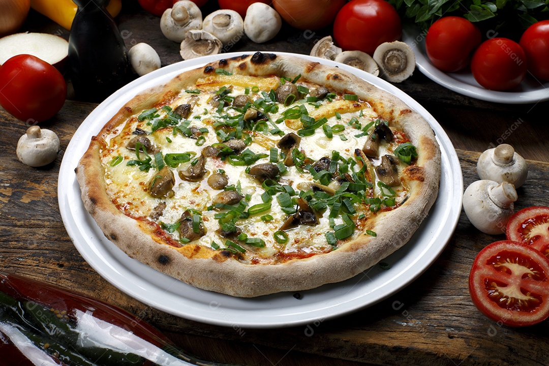 Deliciosa pizza sobre a mesa