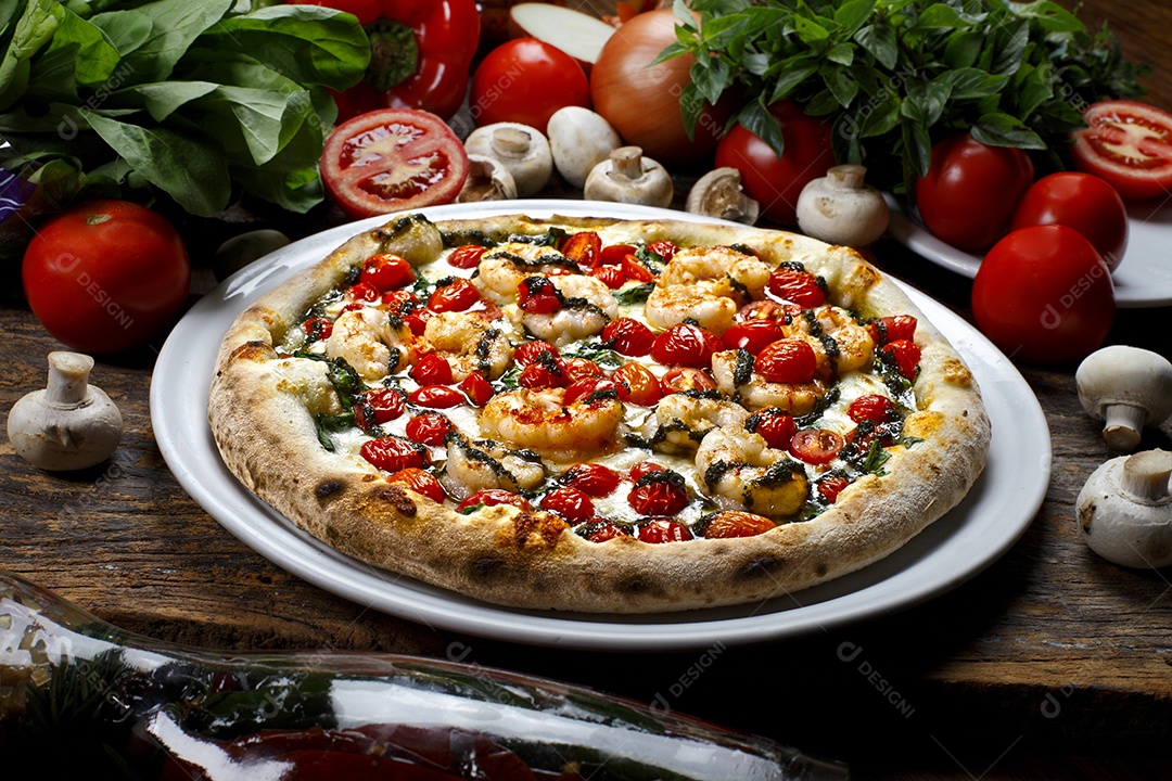 Deliciosa pizza sobre a mesa