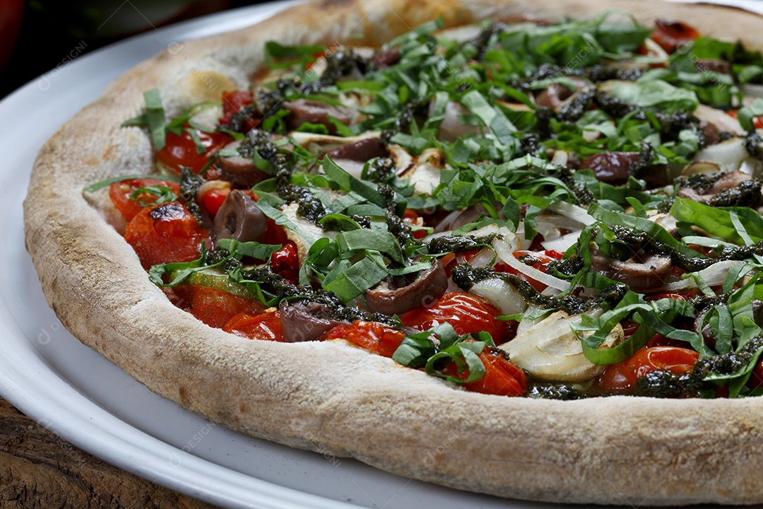 Deliciosa pizza sobre a mesa