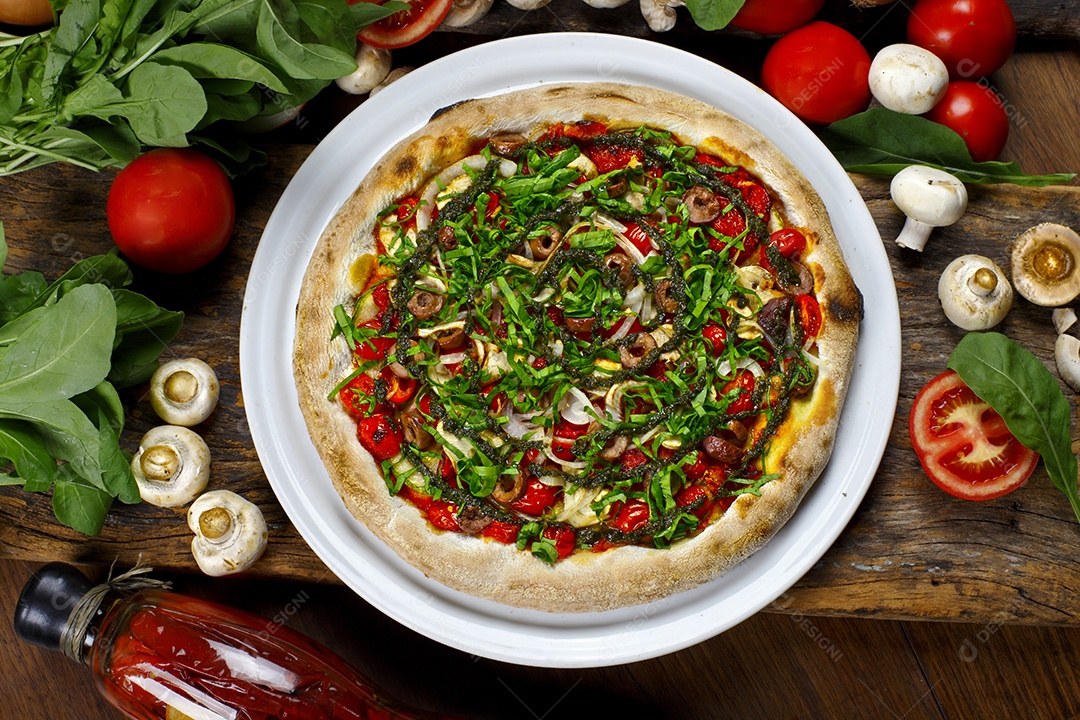 Deliciosa pizza sobre a mesa