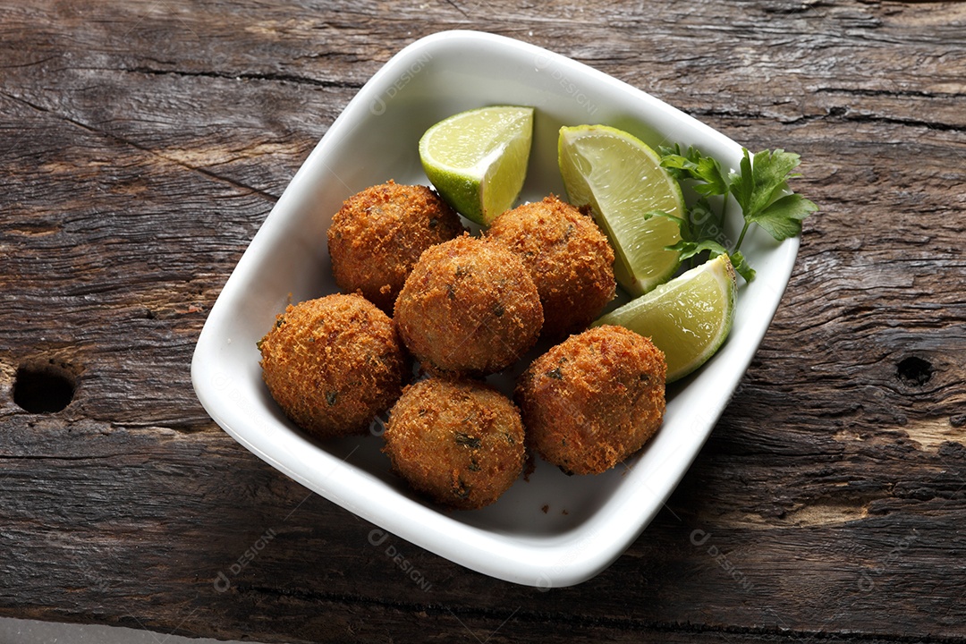 Deliciosos bolinhos de bacalhau