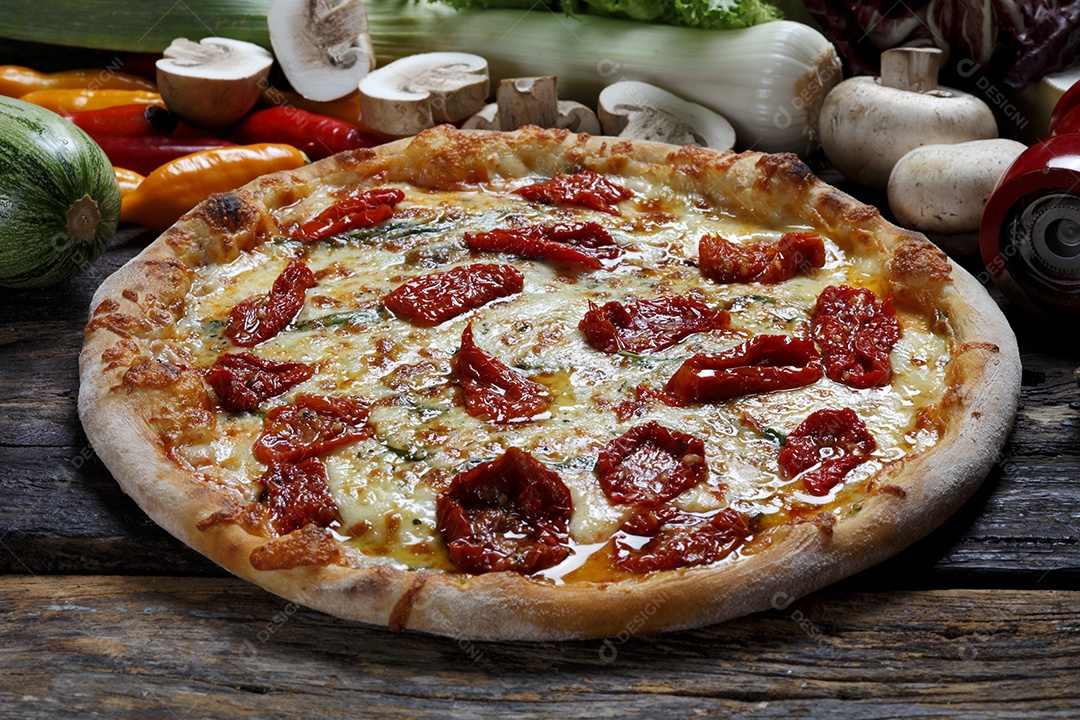 Pizza de queijo com tomate