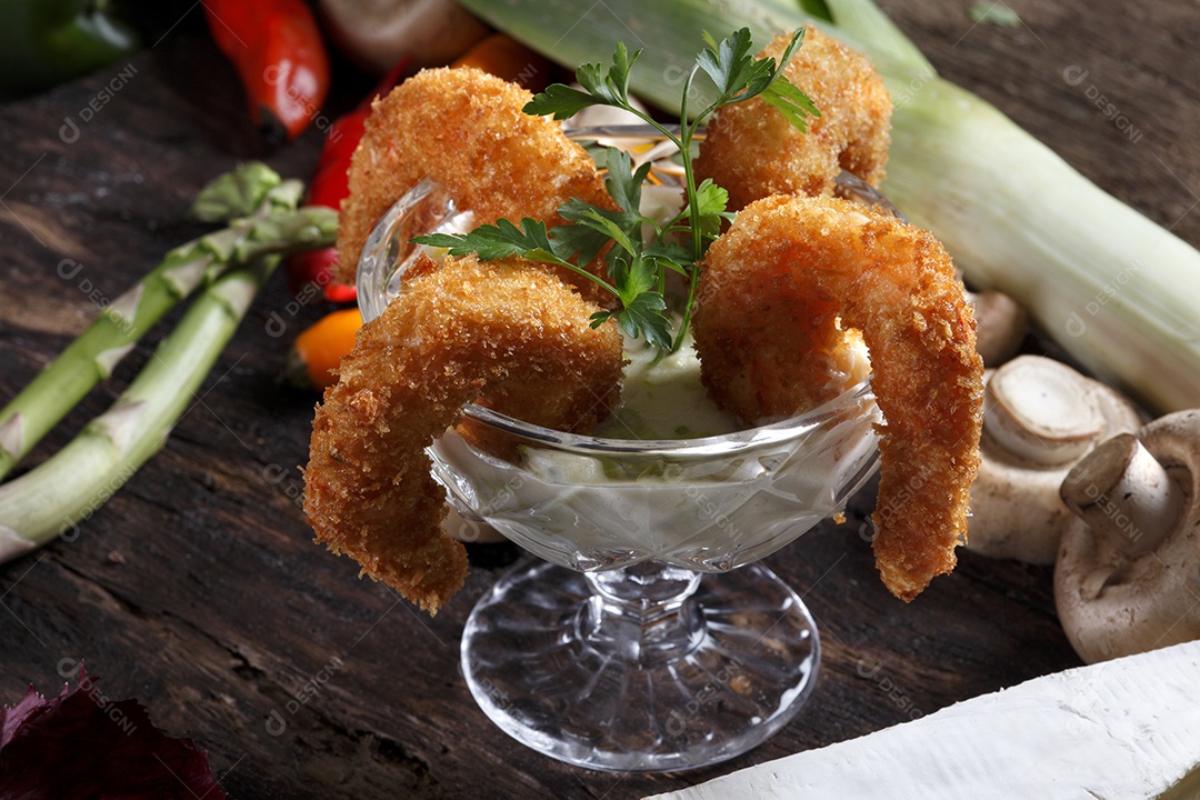 Camarão grande empanado