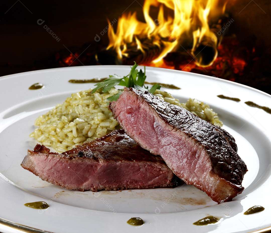 Risoto com carne e vinho tinto