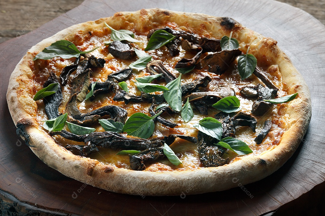 Deliciosa pizza de cogumelos