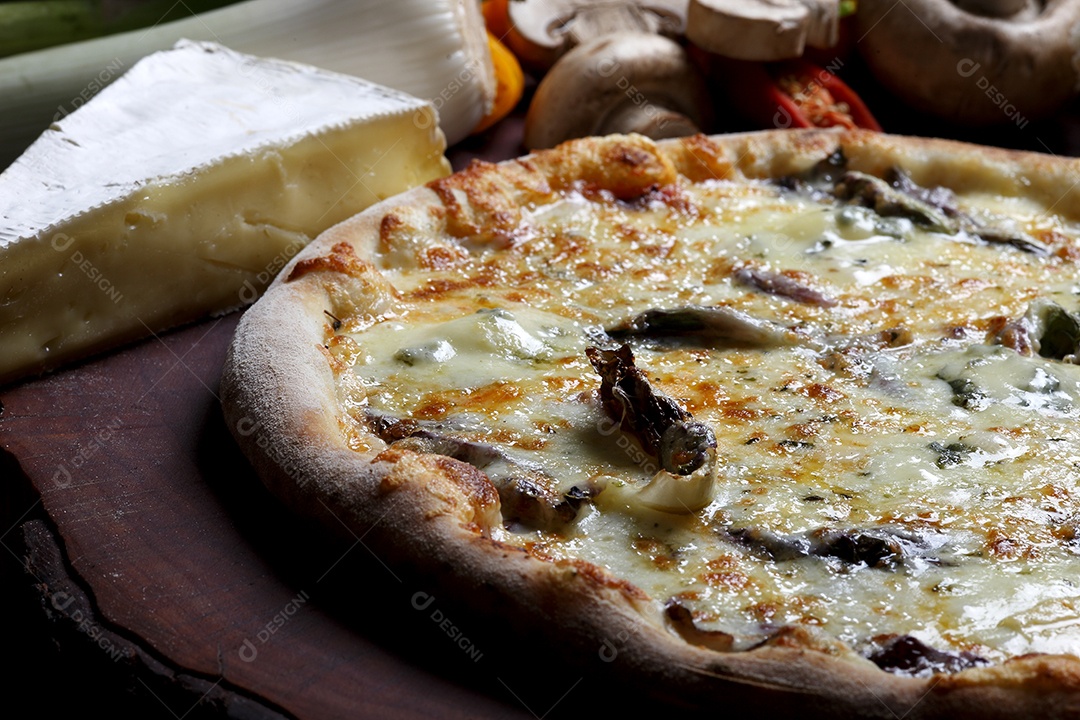 Pizza de carne seca com muito queijo