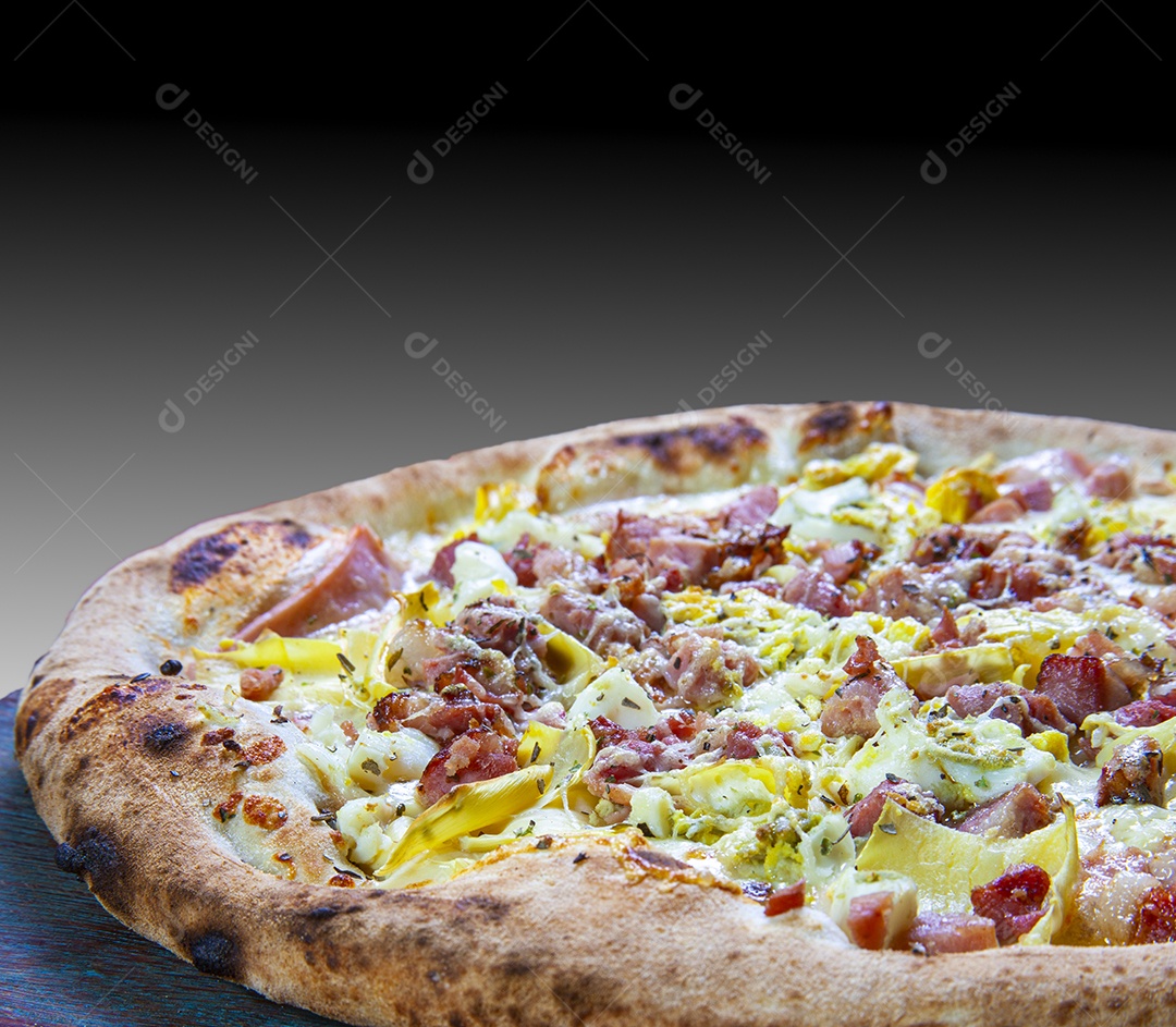 Pizza com milho, bacon, pimentão, cebola, ervilha