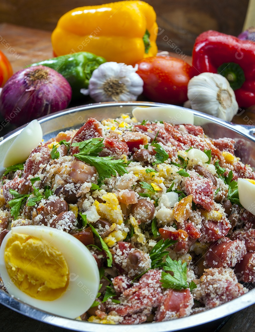 Feijão tropeiro comida típica brasileira