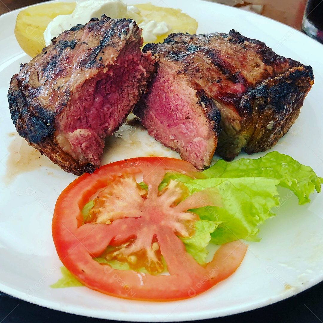 Bife de chouriço com salada