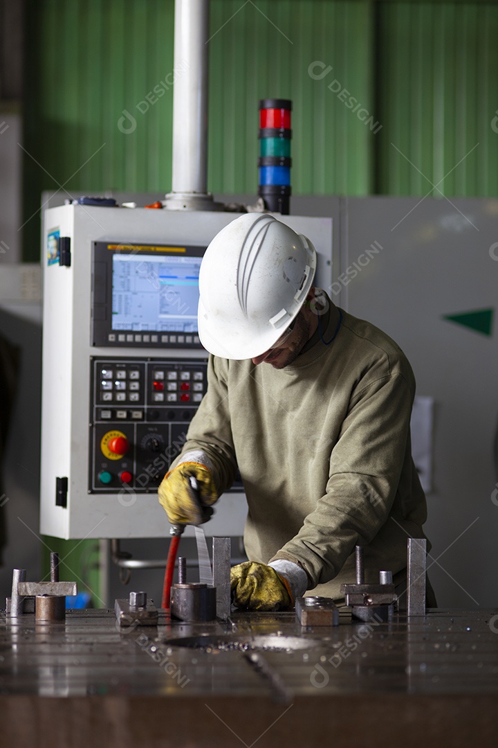 Fabricação de peças industriais mecânico torno industrial