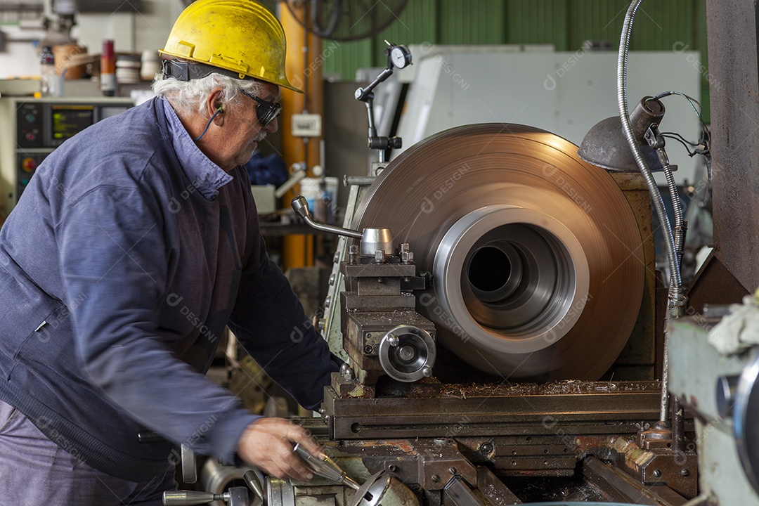 Fabricação de peças industriais mecânico torno industrial