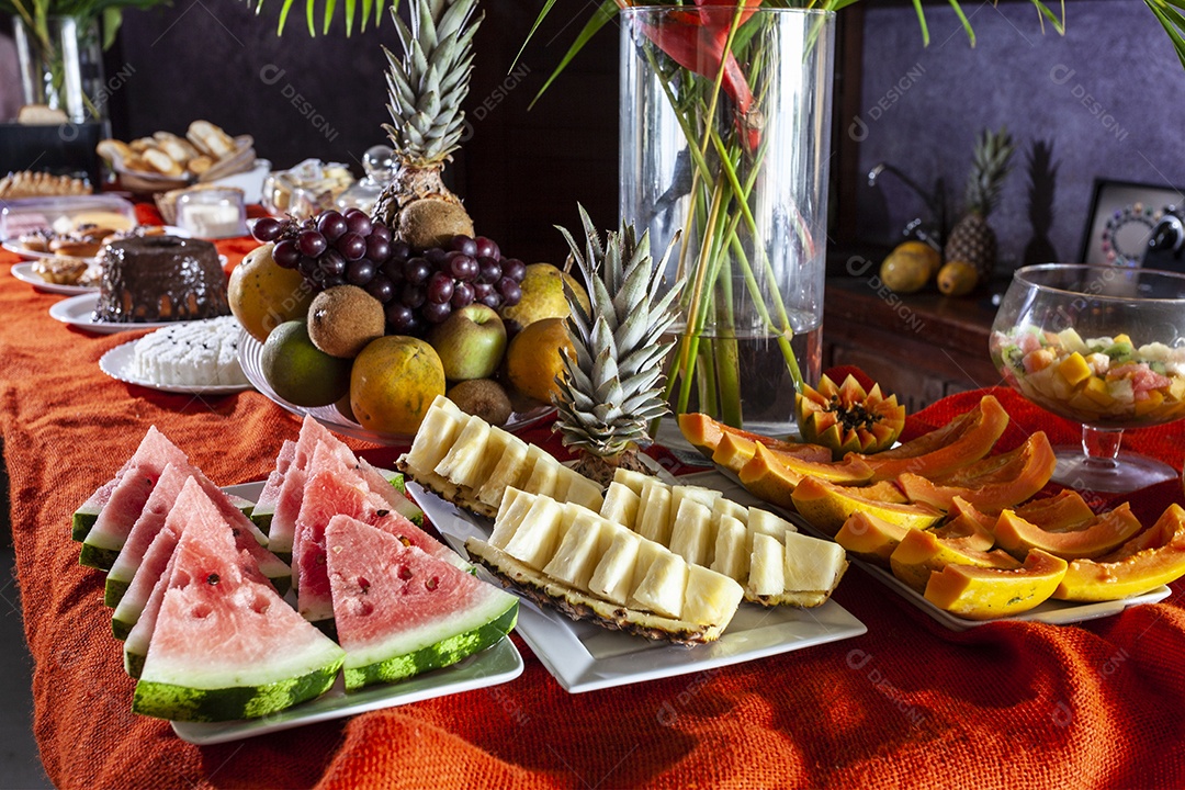 Café da manhã sobre uma mesa