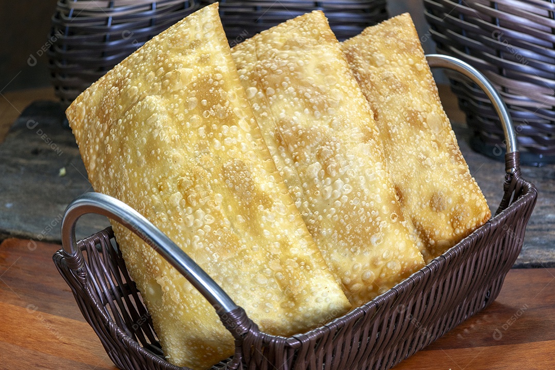 Pasteis dentro de uma bandeja