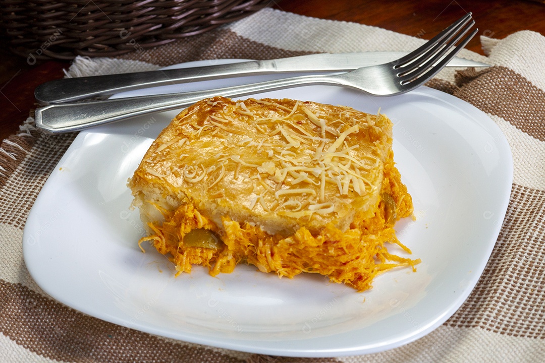 Torta de frango assada queijo parmesão