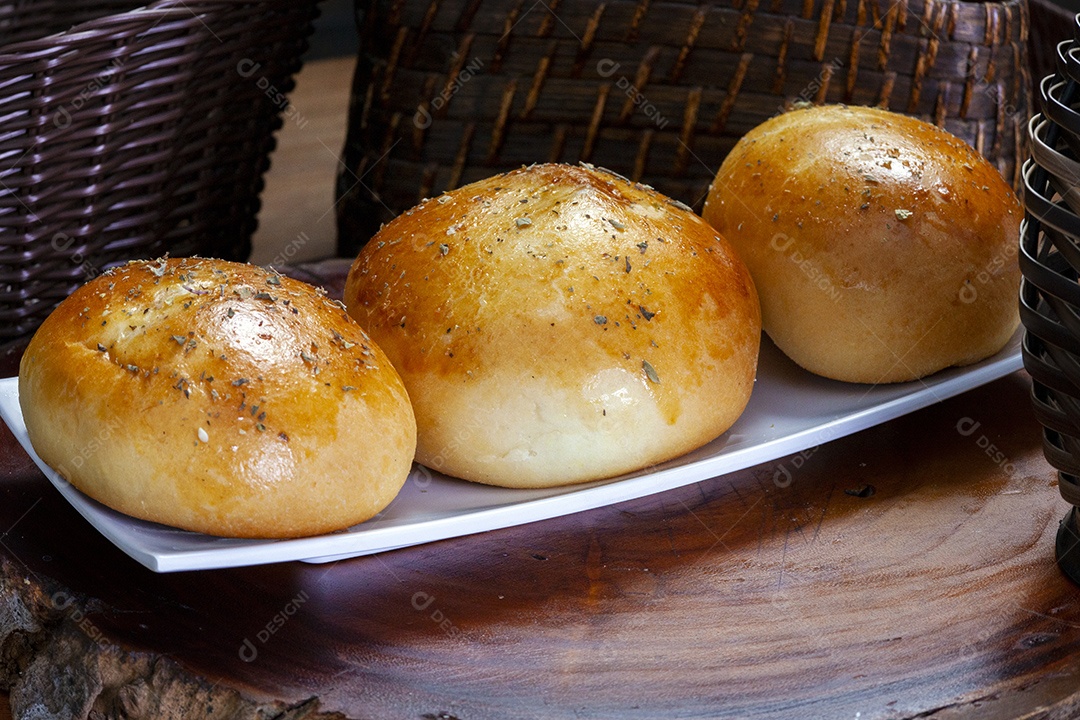 Pão doce recheado com presunto