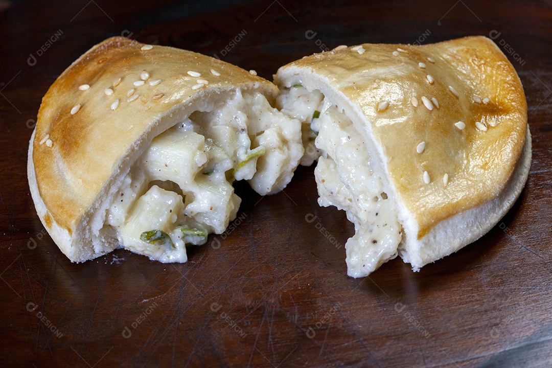 Empanada recheada com palmito