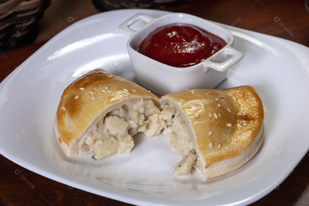 Empanada recheada de palmito