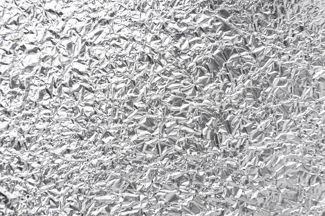 Papel de alumínio amassado