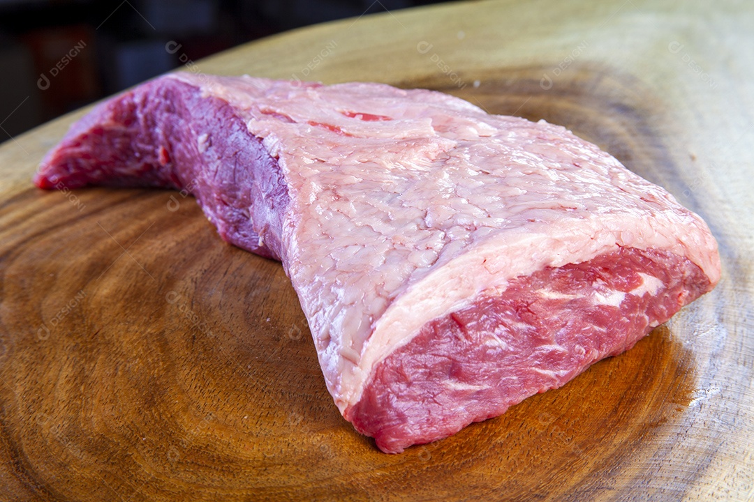 Peça de carne flanco cru