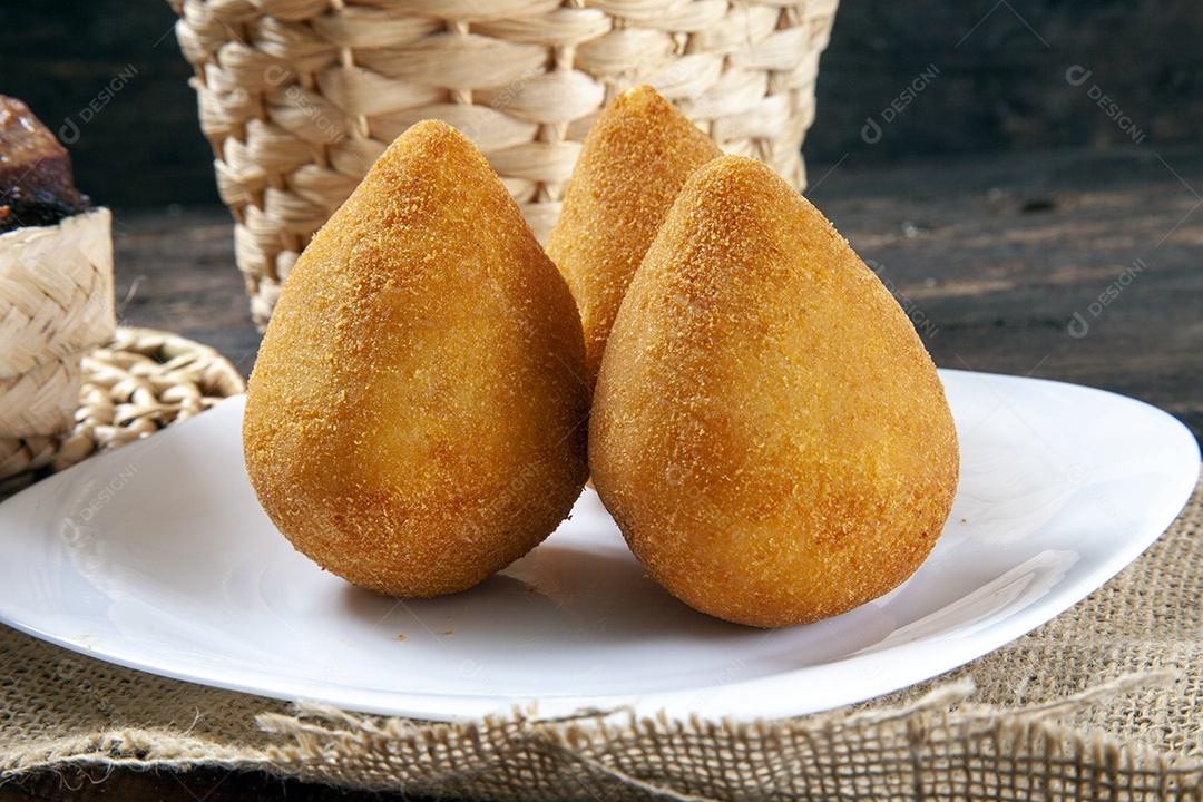 Três coxinha as de frango