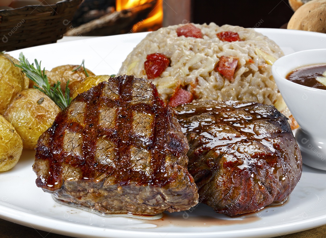 Carne arroz legumes e batata