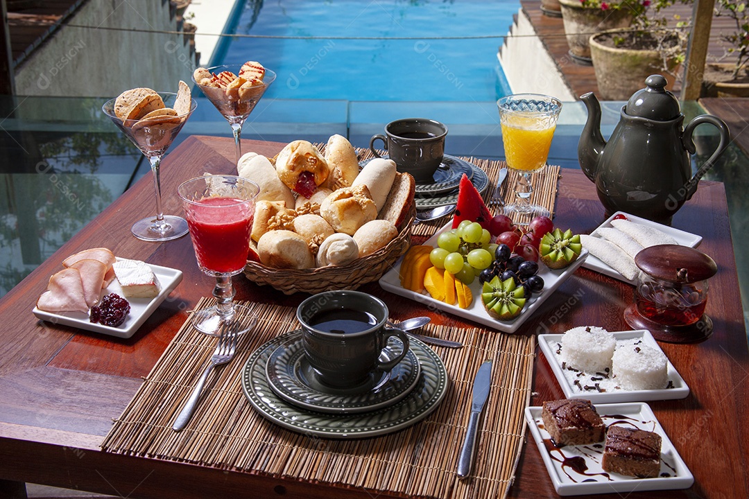 Café da manhã delicioso posta na mesa