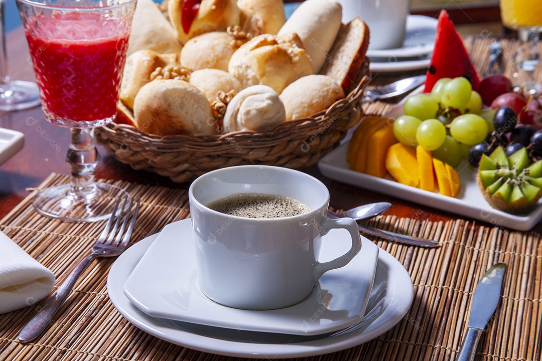 Café da manhã posta na mesa