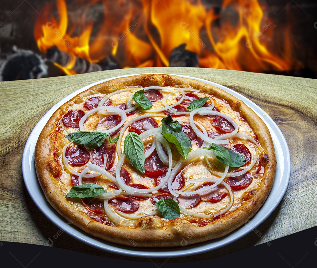 Pizza de calabresa acebolada