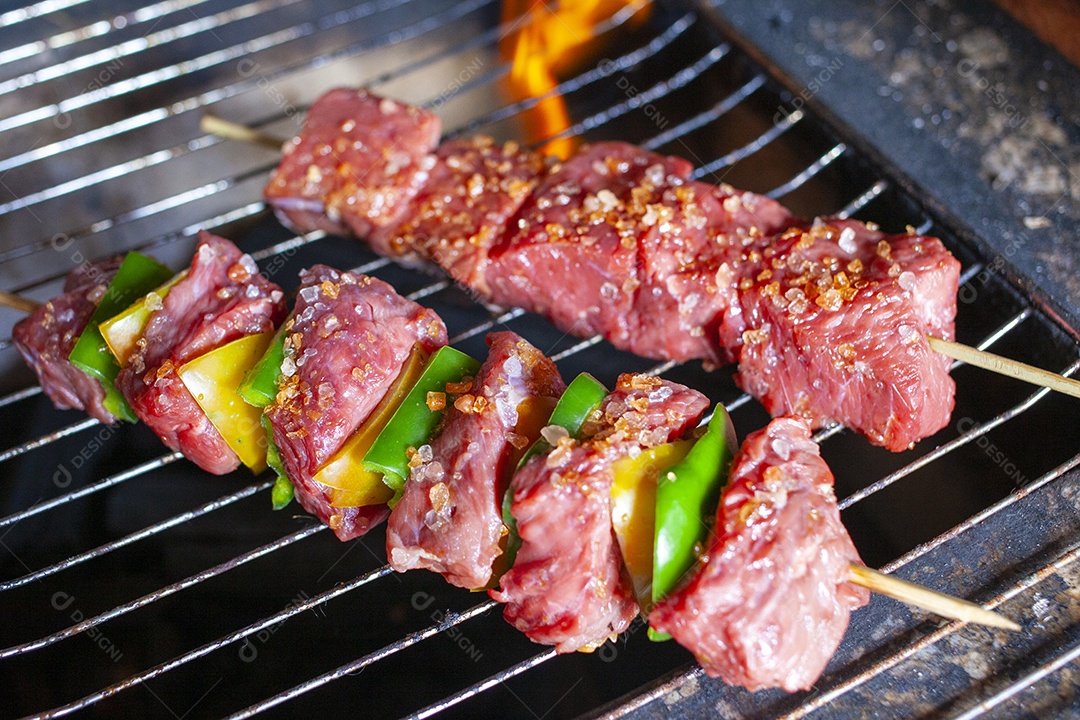 Espetos de carne para churrasco