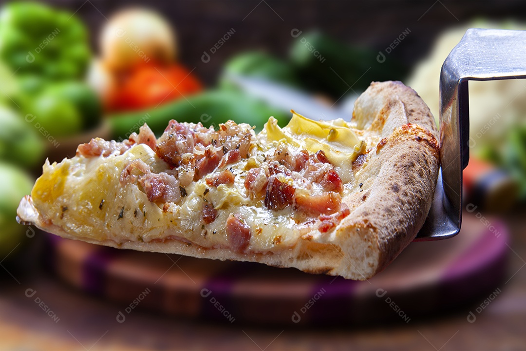 Pizza de queijo com bacon