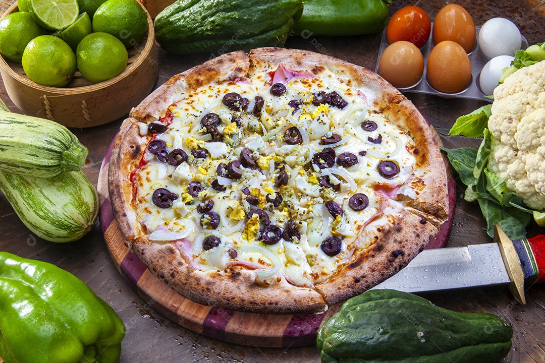 Pizza portuguesa deliciosa