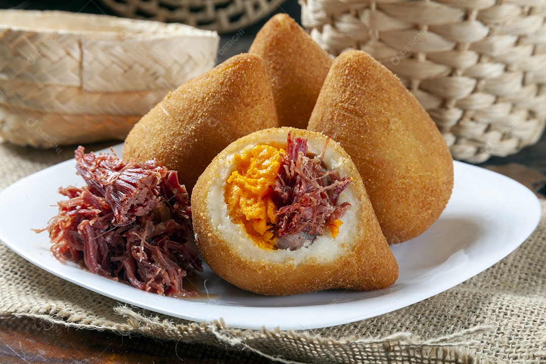 Coxinha mista com catupiry