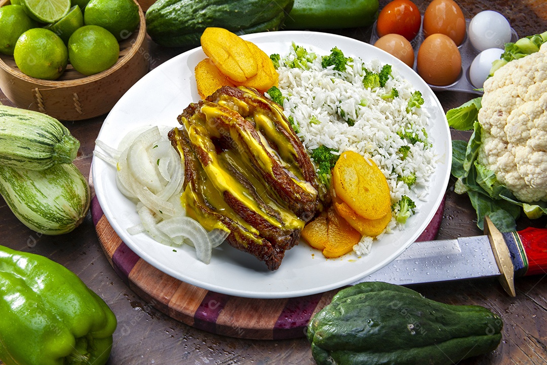 Legumes rosbife e purê de batata arroz carne com mostarda